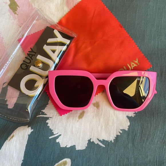 Quay Australia Accessories - Quay Polarized Hot Pink Geometric Cat Eye Sunglasses